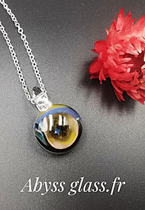 Pendentif en verre Abyss Glass.jpeg